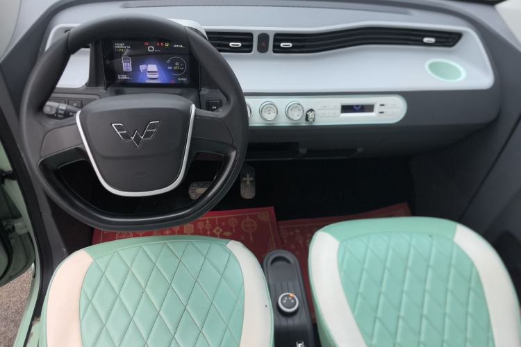 Used Wuling Hongguang MINIEV 2021 Macaron Fashion Model Lithium Iron Phosphate Center Console