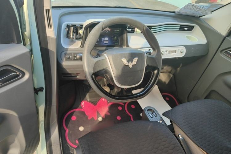Used Wuling Hongguang MINIEV 2021 Macaron Fashion Model Lithium Iron Phosphate Center Console