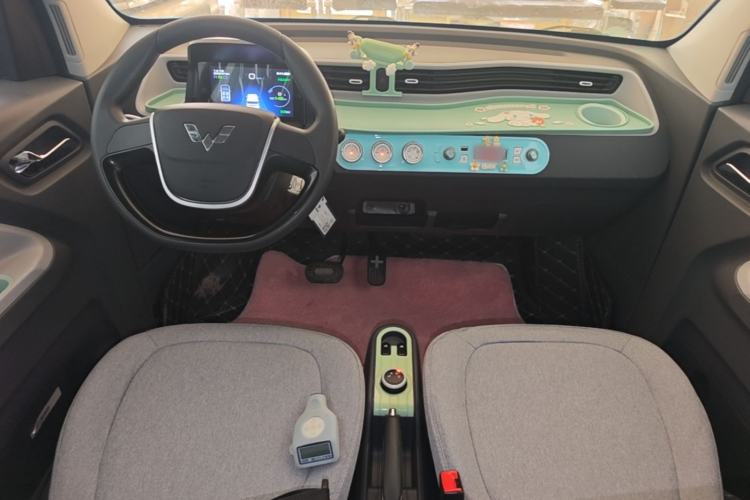 Used Wuling Hongguang MINIEV 2021 Macaron Premium Model – Lithium Iron Phosphate Center Console