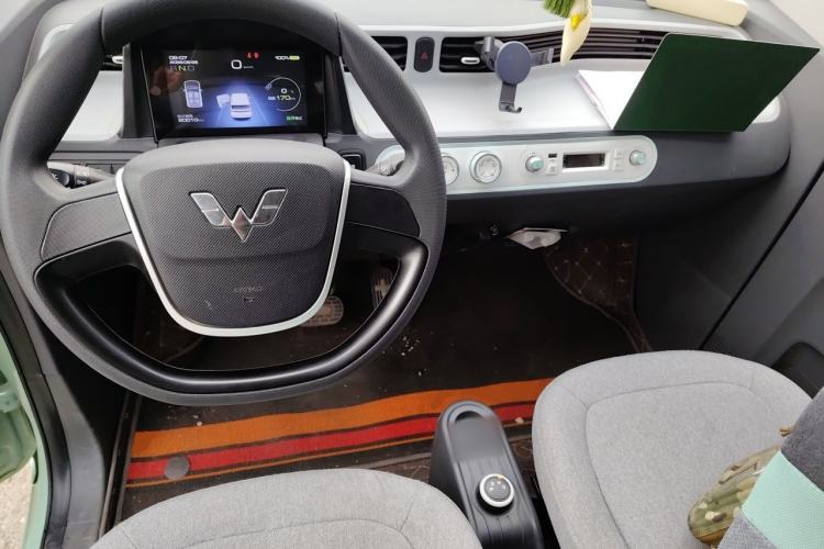 Used Wuling Hongguang MINIEV 2021 Macaron Premium Model – Lithium Iron Phosphate Center Console