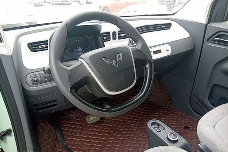 Used Wuling Hongguang MINIEV 2021 Macaron Fashion Model Lithium Iron Phosphate Center Console