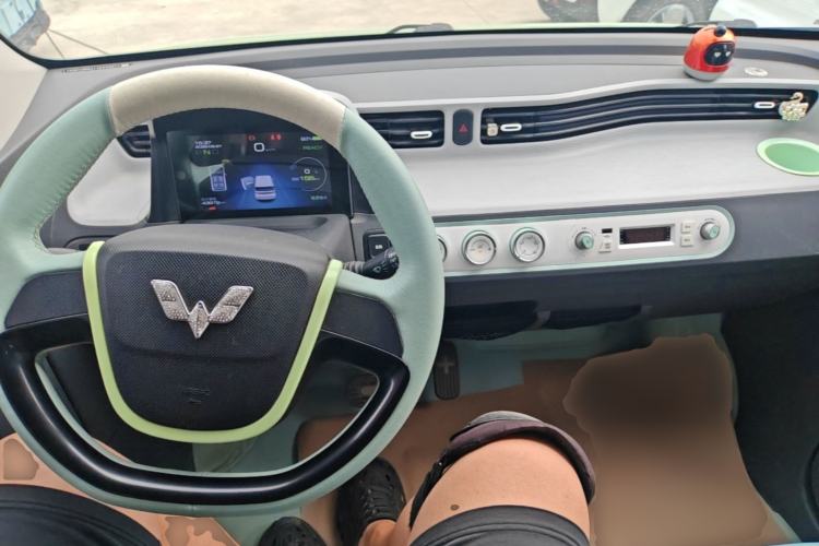 Used Wuling Hongguang MINIEV 2021 Macaron Premium Model – Lithium Iron Phosphate Center Console