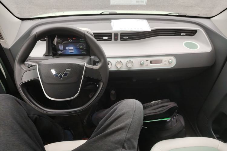 Used Wuling Hongguang MINIEV 2021 Macaron Premium Model – Lithium Iron Phosphate Center Console