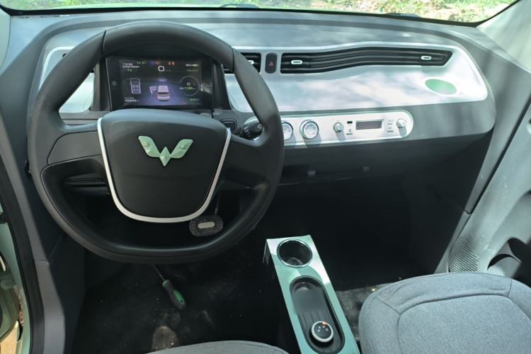Used Wuling Hongguang MINIEV 2021 Macaron Premium Model – Lithium Iron Phosphate Center Console
