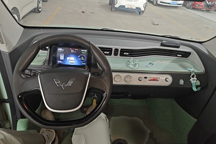 Used Wuling Hongguang MINIEV 2021 Macaron Premium Model – Lithium Iron Phosphate Center Console