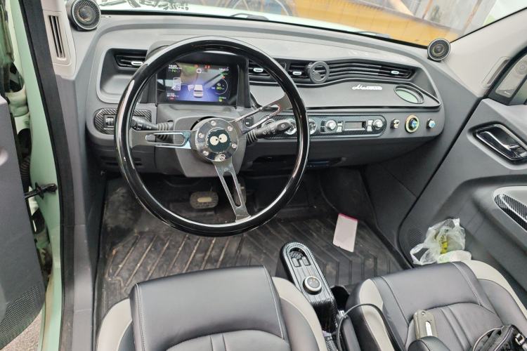 Used Wuling Hongguang MINIEV 2021 Macaron Premium Model – Lithium-NMC Center Console