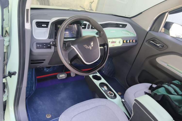 Used Wuling Hongguang MINIEV 2021 Macaron Fashion Edition Lithium-Ion Battery Center Console