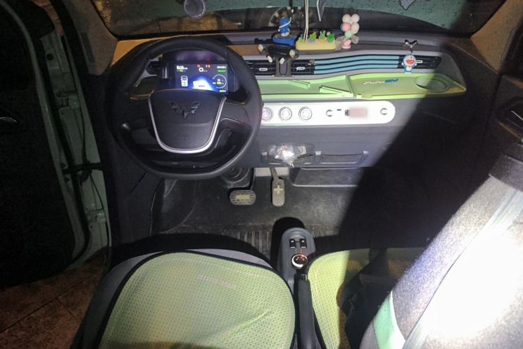 Used Wuling Hongguang MINIEV 2021 Macaron Premium Model – Lithium Iron Phosphate Center Console