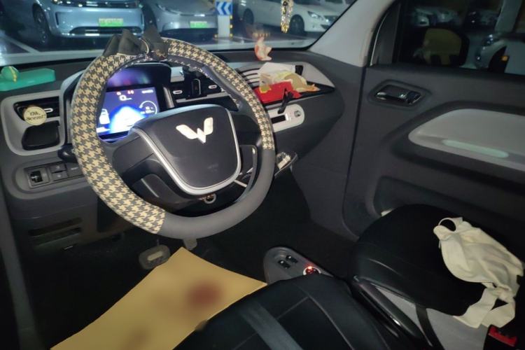 Used Wuling Hongguang MINIEV 2021 Macaron Premium Model – Lithium Iron Phosphate Center Console