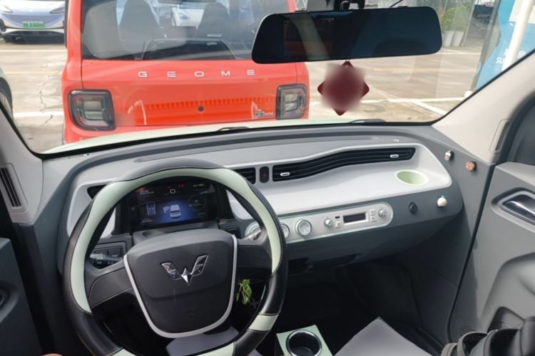 Used Wuling Hongguang MINIEV 2021 Macaron Premium Model – Lithium Iron Phosphate Center Console