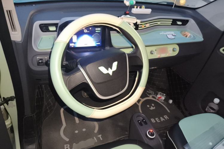 Used Wuling Hongguang MINIEV 2021 Macaron Premium Model – Lithium Iron Phosphate Center Console