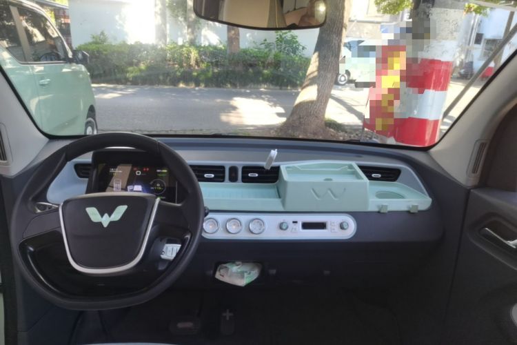 Used Wuling Hongguang MINIEV 2021 Macaron Fashion Edition Lithium-Ion Battery Center Console