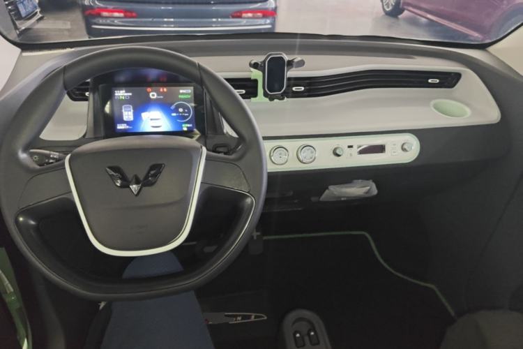 Used Wuling Hongguang MINIEV 2021 Macaron Premium Model – Lithium Iron Phosphate Center Console
