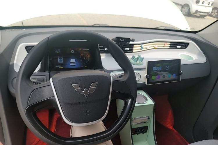 Used Wuling Hongguang MINIEV 2021 Macaron Premium Model – Lithium Iron Phosphate Center Console