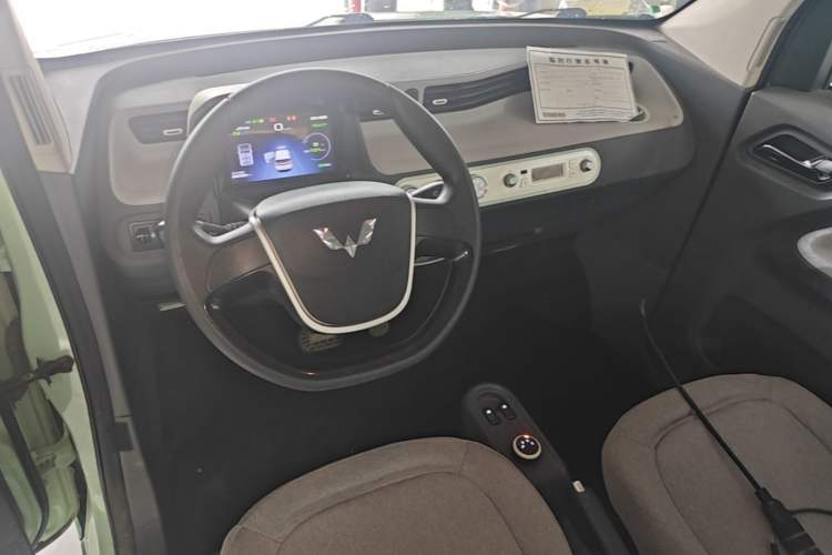 Used Wuling Hongguang MINIEV 2021 Macaron Premium Model – Lithium Iron Phosphate Center Console