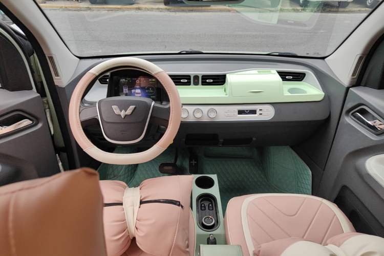 Used Wuling Hongguang MINIEV 2021 Macaron Premium Model – Lithium Iron Phosphate Center Console