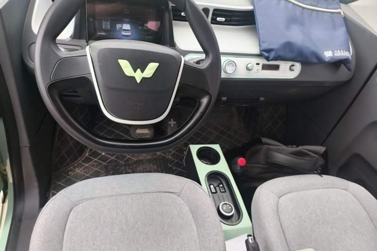 Used Wuling Hongguang MINIEV 2021 Macaron Premium Model – Lithium Iron Phosphate Center Console