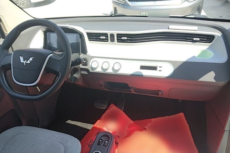 Used Wuling Hongguang MINIEV 2021 Macaron Premium Model – Lithium Iron Phosphate Center Console