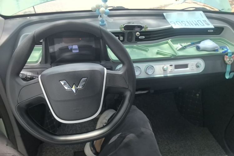 Used Wuling Hongguang MINIEV 2021 Macaron Premium Model – Lithium Iron Phosphate Center Console