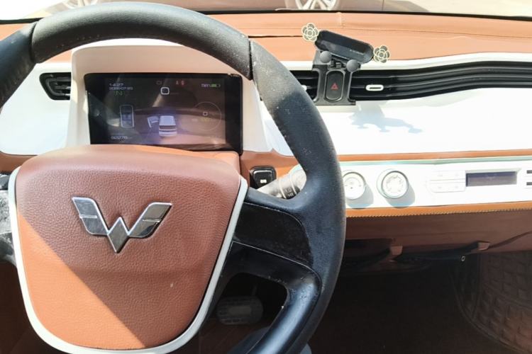 Used Wuling Hongguang MINIEV 2021 Macaron Premium Model – Lithium-NMC Center Console