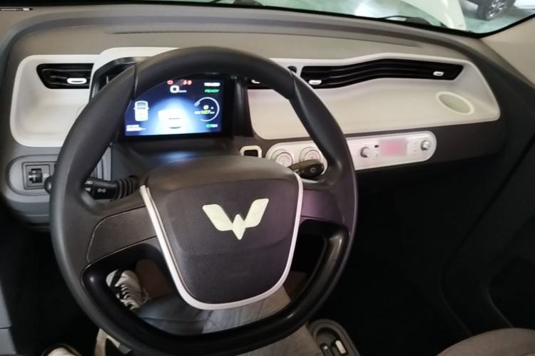 Used Wuling Hongguang MINIEV 2021 Macaron Premium Model – Lithium Iron Phosphate Center Console