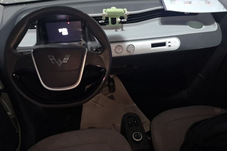 Used Wuling Hongguang MINIEV 2021 Macaron Premium Model – Lithium Iron Phosphate Center Console