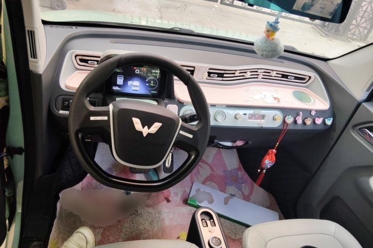 Used Wuling Hongguang MINIEV 2021 Macaron Premium Model – Lithium Iron Phosphate Center Console