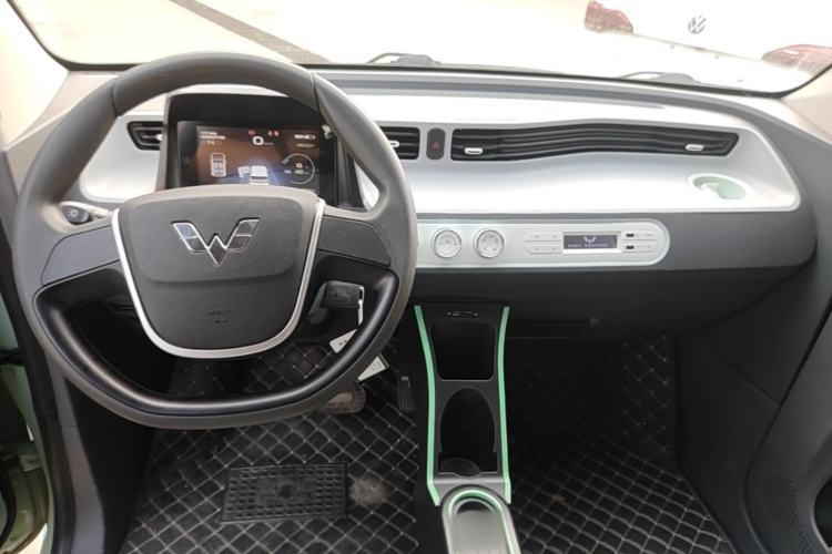 Used Wuling Hongguang MINIEV 2021 Macaron Premium Model – Lithium Iron Phosphate Center Console