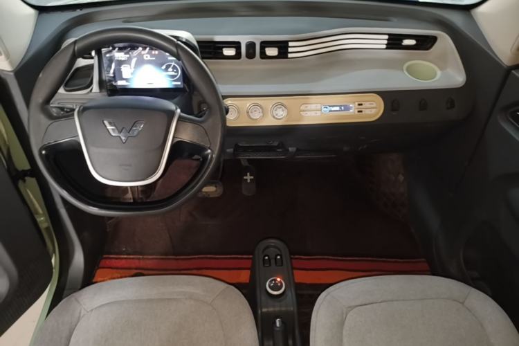 Used Wuling Hongguang MINIEV 2021 Macaron Fashion Model Lithium Iron Phosphate Center Console