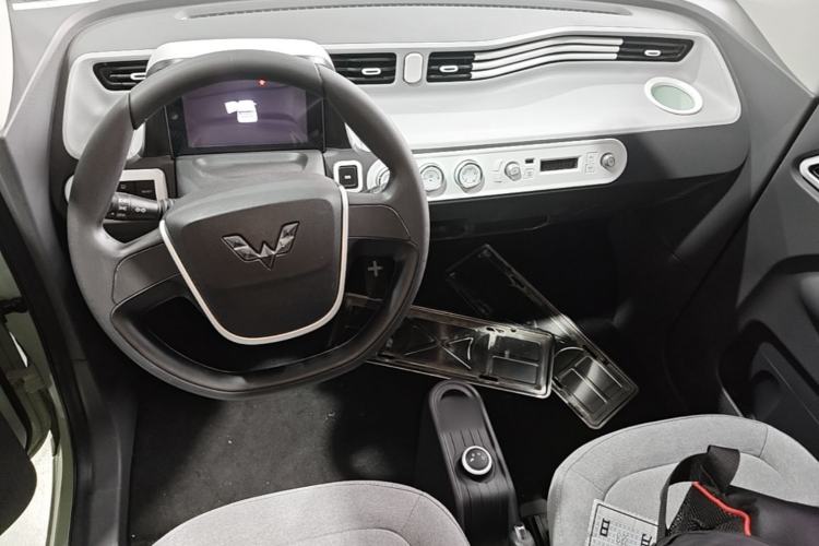 Used Wuling Hongguang MINIEV 2021 Macaron Premium Model – Lithium Iron Phosphate Center Console