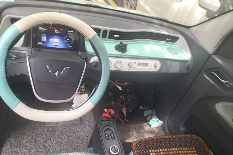 Used Wuling Hongguang MINIEV 2021 Macaron Premium Model – Lithium Iron Phosphate Center Console