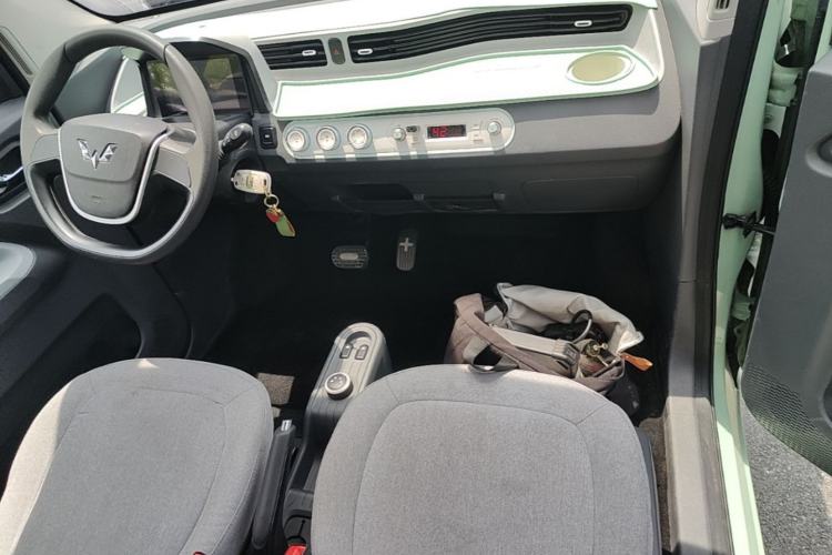 Used Wuling Hongguang MINIEV 2021 Macaron Premium Model – Lithium Iron Phosphate Center Console