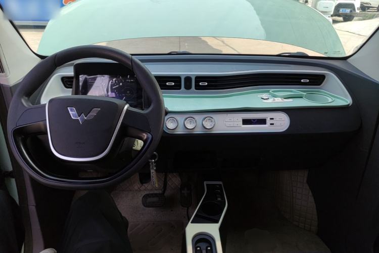 Used Wuling Hongguang MINIEV 2021 Macaron Premium Model – Lithium Iron Phosphate Center Console