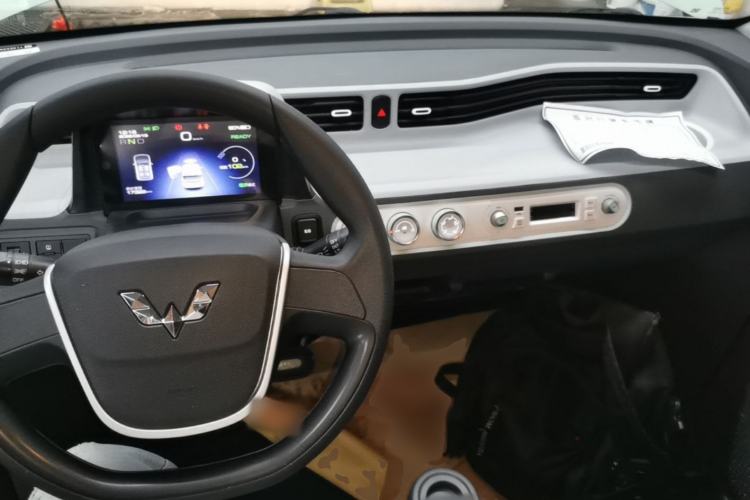 Used Wuling Hongguang MINIEV 2021 Macaron Premium Model – Lithium-NMC Center Console
