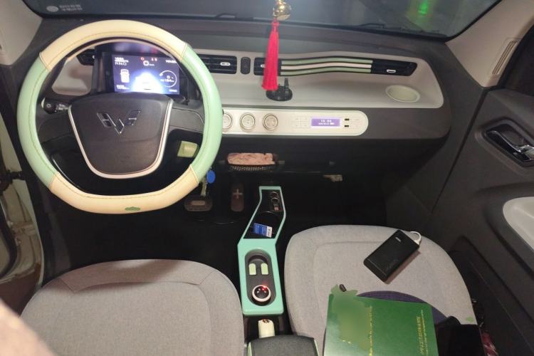 Used Wuling Hongguang MINIEV 2021 Macaron Premium Model – Lithium Iron Phosphate Center Console