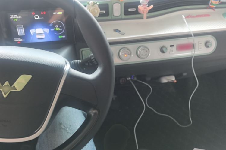 Used Wuling Hongguang MINIEV 2021 Macaron Premium Model – Lithium Iron Phosphate Center Console