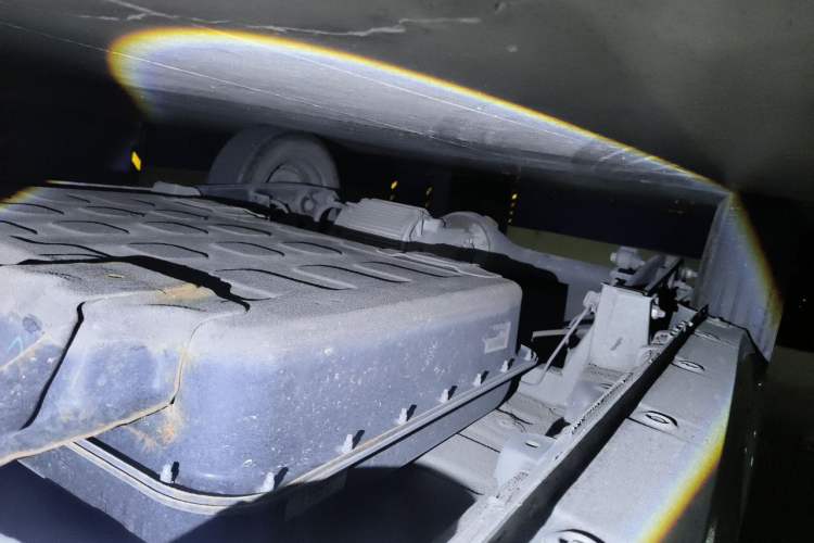 Used Wuling Hongguang MINIEV 2021 Macaron Fashion Model Lithium Iron Phosphate Chassis Front Right