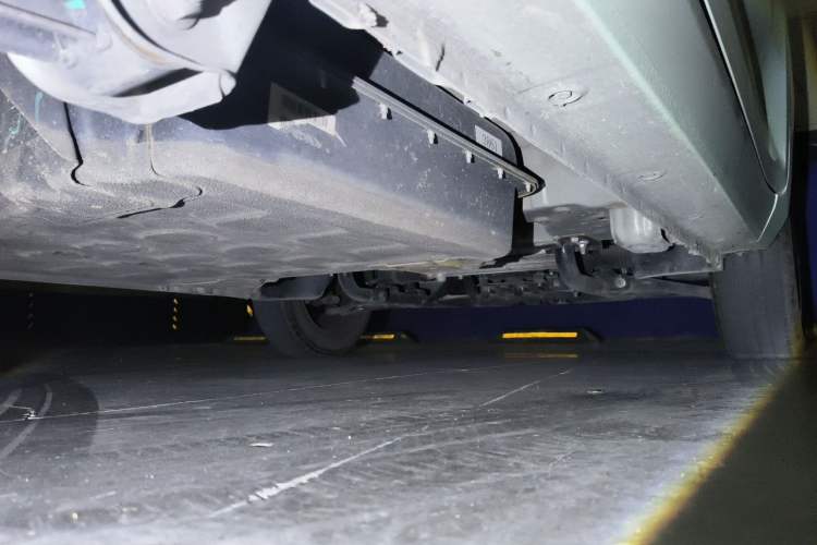 Used Wuling Hongguang MINIEV 2021 Macaron Fashion Model Lithium Iron Phosphate Chassis Rear Right