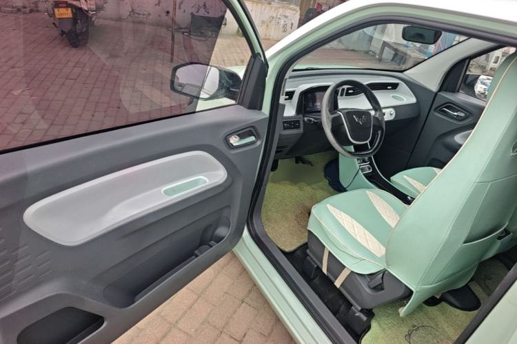 Used Wuling Hongguang MINIEV 2021 Macaron Fashion Model Lithium Iron Phosphate Driver Seat