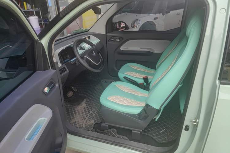 Used Wuling Hongguang MINIEV 2021 Macaron Premium Model – Lithium Iron Phosphate Driver Seat