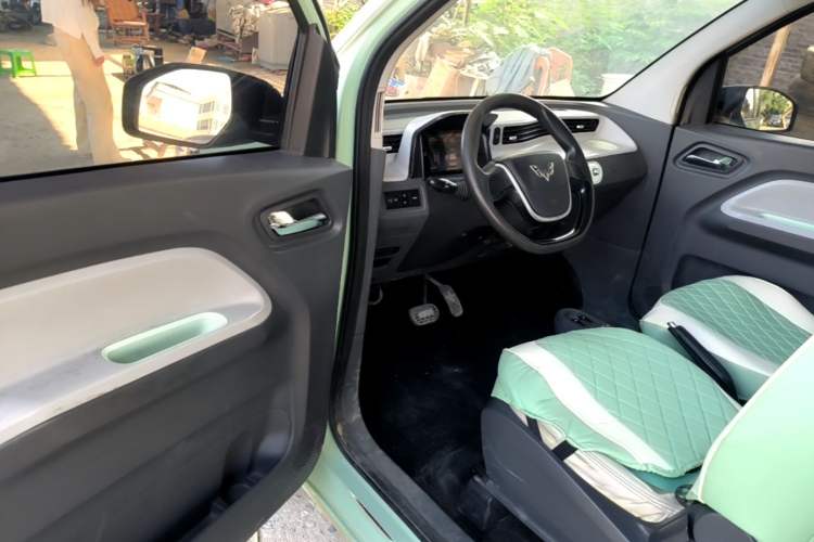 Used Wuling Hongguang MINIEV 2021 Macaron Fashion Edition Lithium-Ion Battery Driver Seat