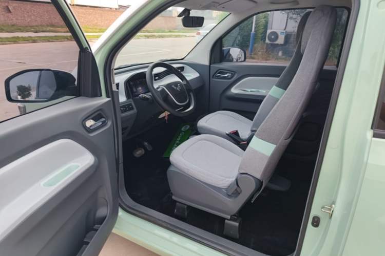 Used Wuling Hongguang MINIEV 2021 Macaron Premium Model – Lithium Iron Phosphate Driver Seat