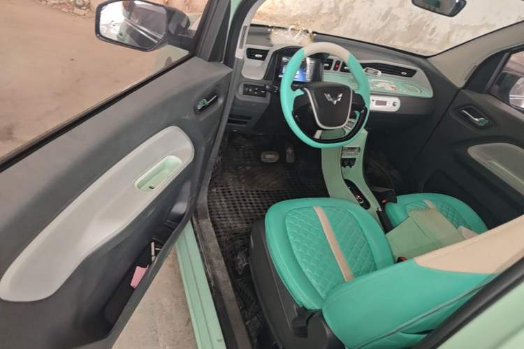 Used Wuling Hongguang MINIEV 2021 Macaron Premium Model – Lithium Iron Phosphate Driver Seat