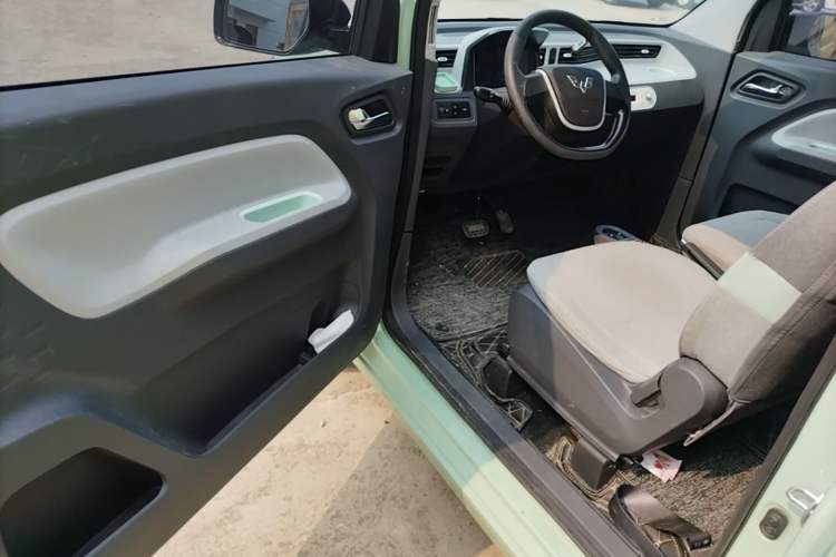 Used Wuling Hongguang MINIEV 2021 Macaron Premium Model – Lithium Iron Phosphate Driver Seat