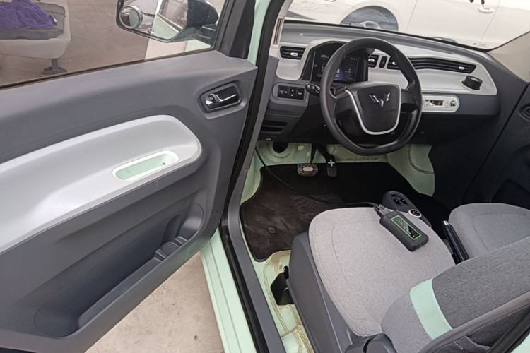 Used Wuling Hongguang MINIEV 2021 Macaron Fashion Model Lithium Iron Phosphate Driver Seat