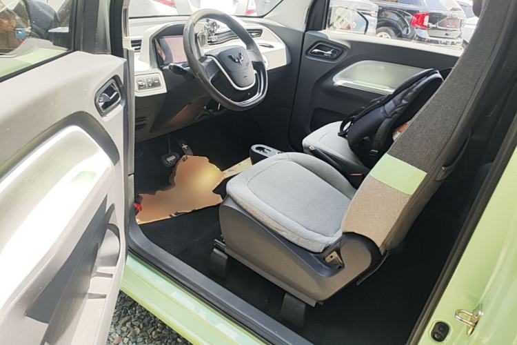 Used Wuling Hongguang MINIEV 2021 Macaron Premium Model – Lithium Iron Phosphate Driver Seat
