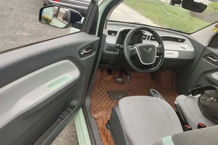 Used Wuling Hongguang MINIEV 2021 Macaron Fashion Model Lithium Iron Phosphate Driver Seat