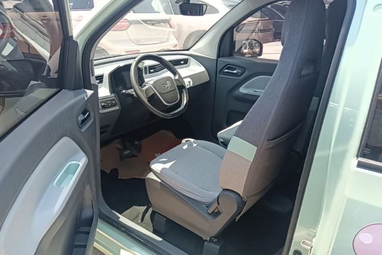 Used Wuling Hongguang MINIEV 2021 Macaron Fashion Model Lithium Iron Phosphate Driver Seat