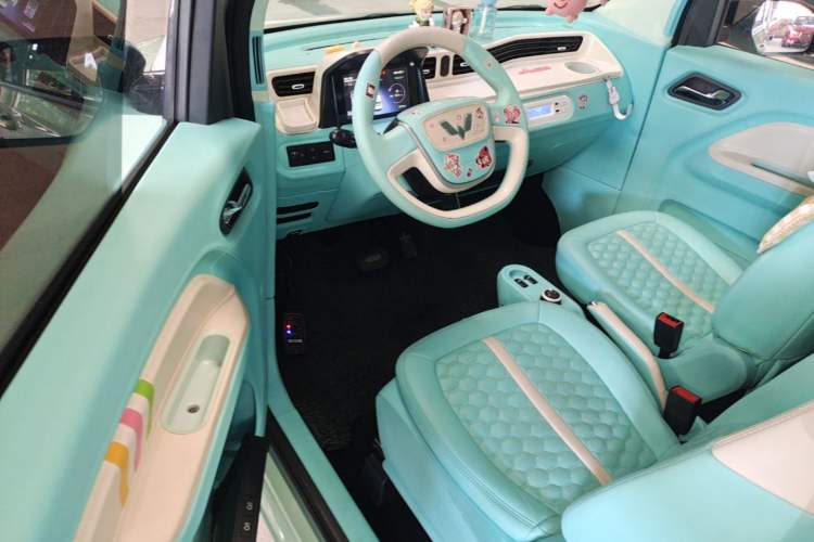 Used Wuling Hongguang MINIEV 2021 Macaron Premium Model – Lithium Iron Phosphate Driver Seat
