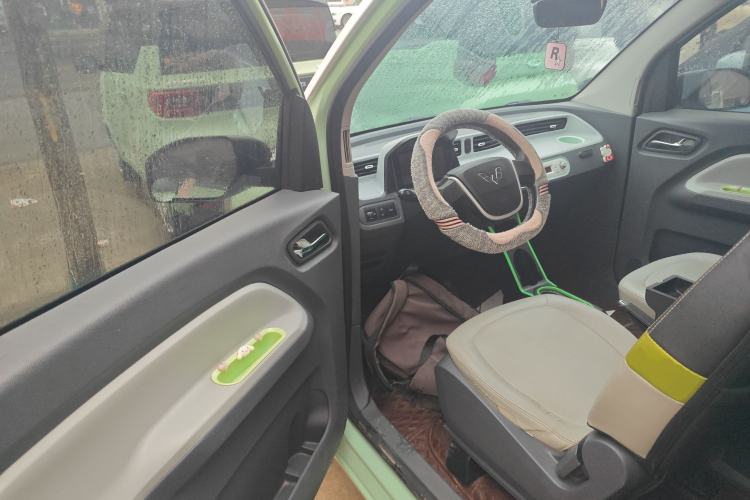 Used Wuling Hongguang MINIEV 2021 Macaron Sandwich Model 120 km Lithium Iron Phosphate Driver Seat